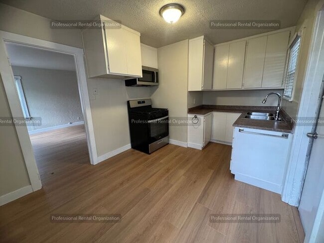 Building Photo - "Available Now".......... one-bedroom, one-bathroom house located in the heart of Napa Valley!!