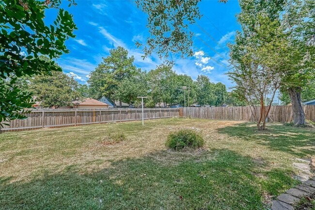 Building Photo - 5507 Enchanted Timbers Dr