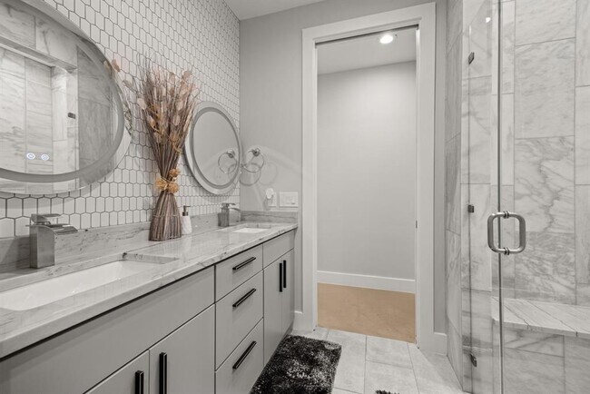 Building Photo - 3610 Thompson St