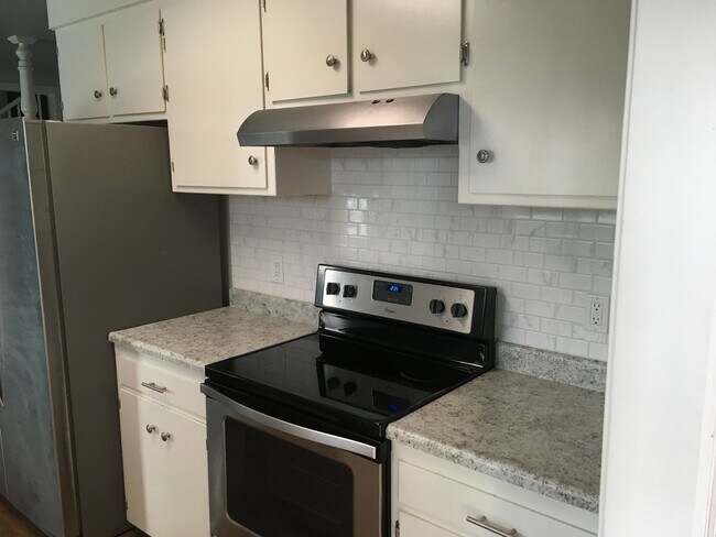 Building Photo - South Redding 2-Story Home, located in cul-de-sac