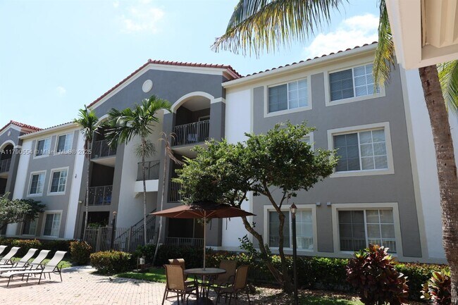 Building Photo - 6801 SW 44th St