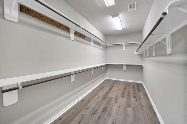 Building Photo - 6723 Mossridge Dr