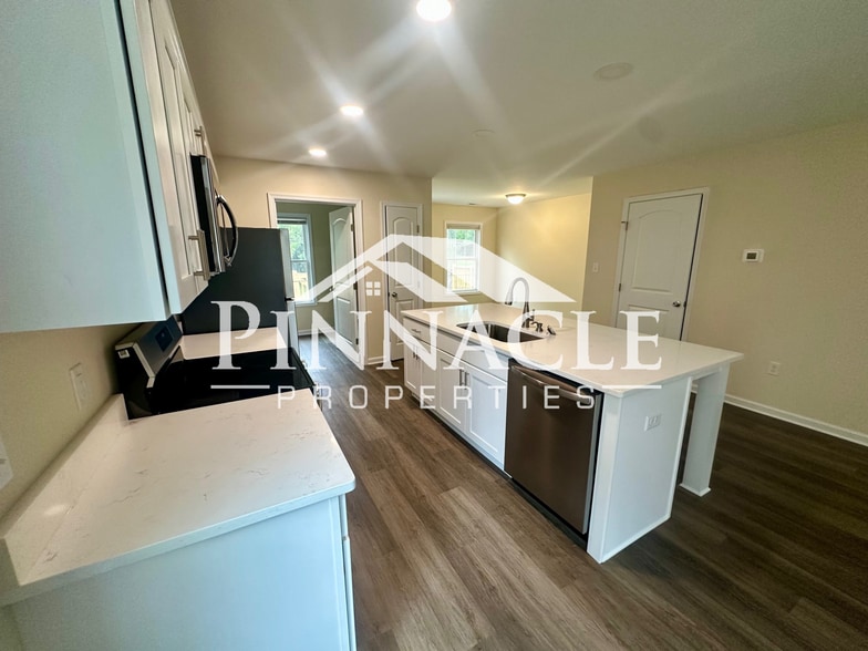 Building Photo - 217 Munford St