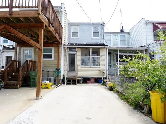 Building Photo - Charming 2 Bed w/ Parking | Steps from Latrobe Park — Locust Point!
