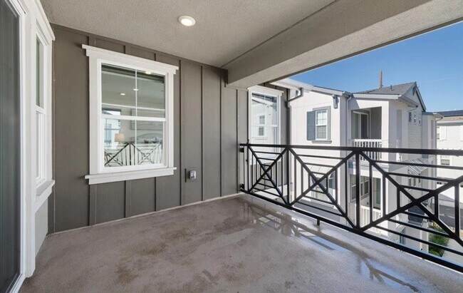 Building Photo - $5,595 | Stunning 5BR/4.5BA Model-Like Home in Newark's Bridgeway Community!