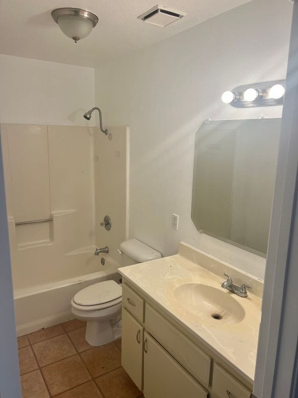 Building Photo - 58573 Sunflower Dr