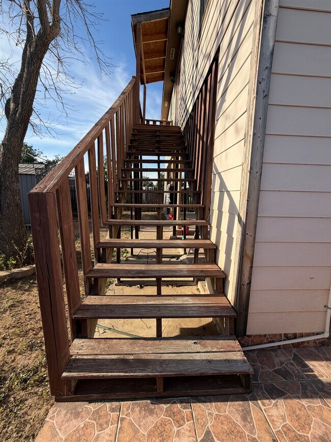 Building Photo - 10214 Blitzen Dr