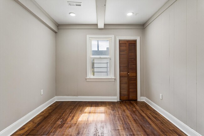 Building Photo - 1428 24th St