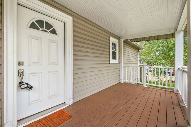 Building Photo - A GEM IN RIVERDALE HEIGHTS!