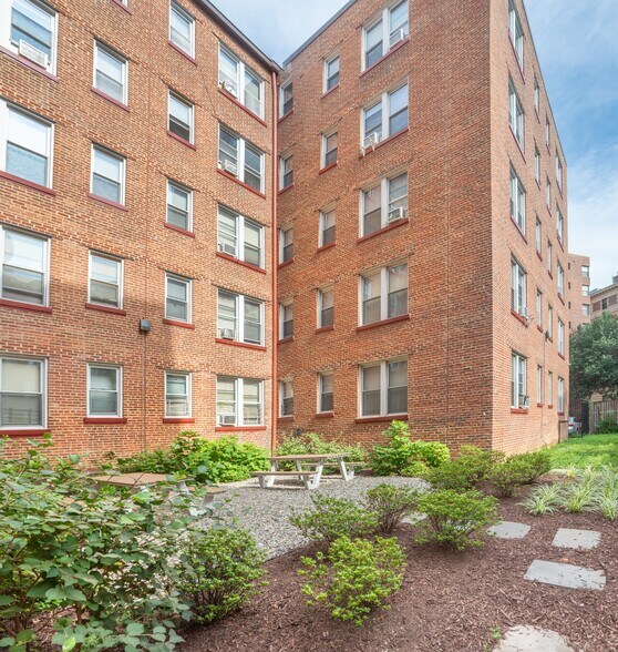 Building Photo - Rocksboro Apartments