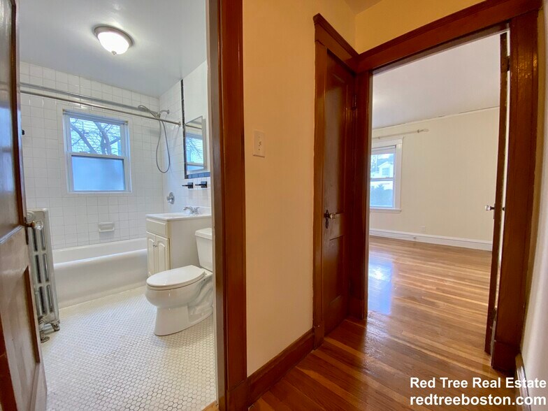 Building Photo - 11 Jonathan St