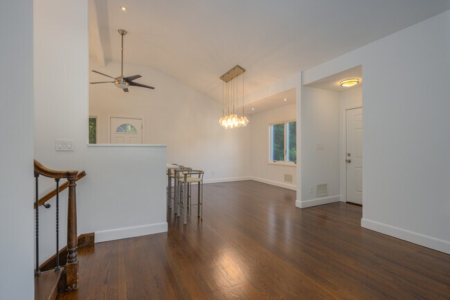 Building Photo - 691 Wilmot Rd