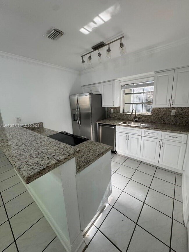 Building Photo - 828 Lorca St