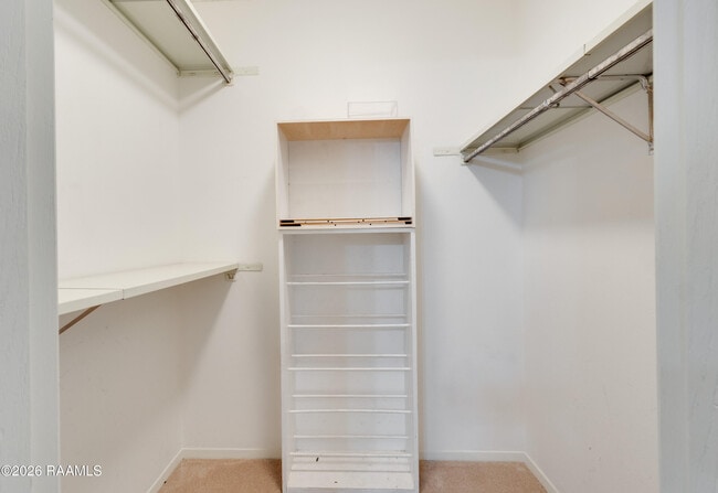 Building Photo - 200 Lodge Dr