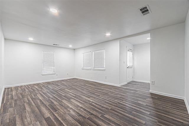 Building Photo - 605 Lloyd