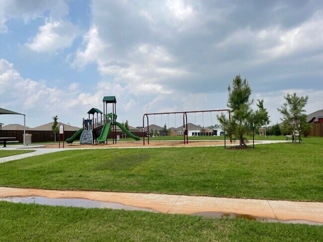 Building Photo - Beautiful new 4 bedroom in Bixby