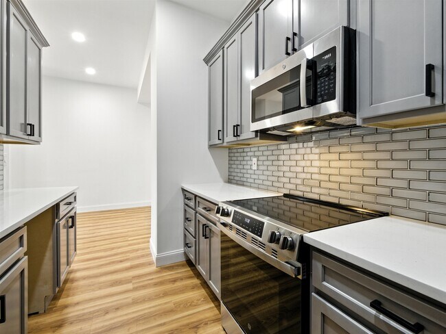 Building Photo - 111 Mulberry St
