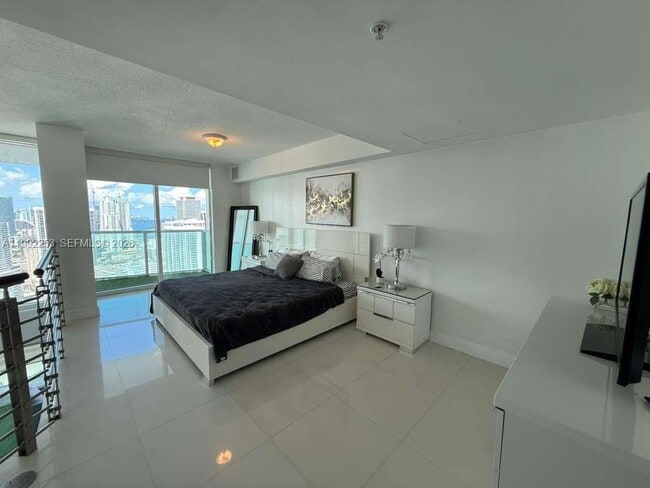 Building Photo - 41 SE 5th St