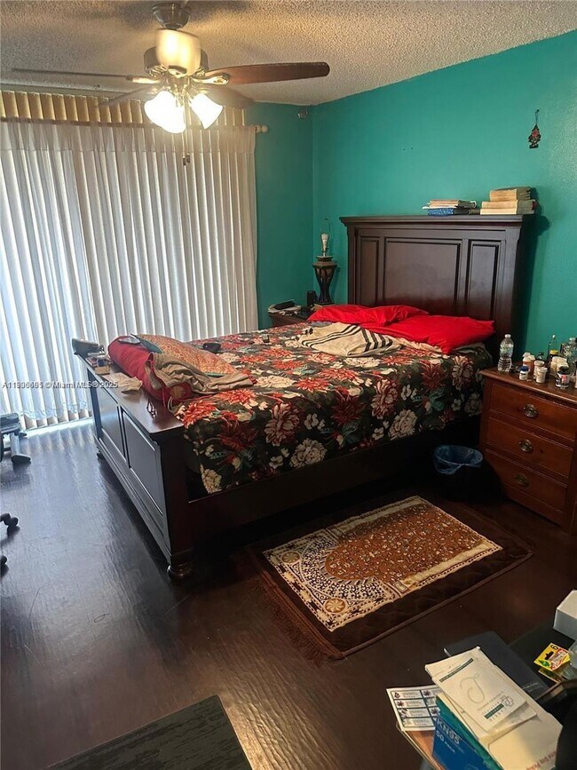 Building Photo - 430 NW 214th St