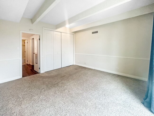 Building Photo - $0 DEPOSIT OPTION. SPACIOUS 12TH-FLOOR 1-B...