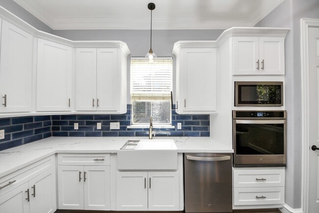 Building Photo - 5317 Feagan St