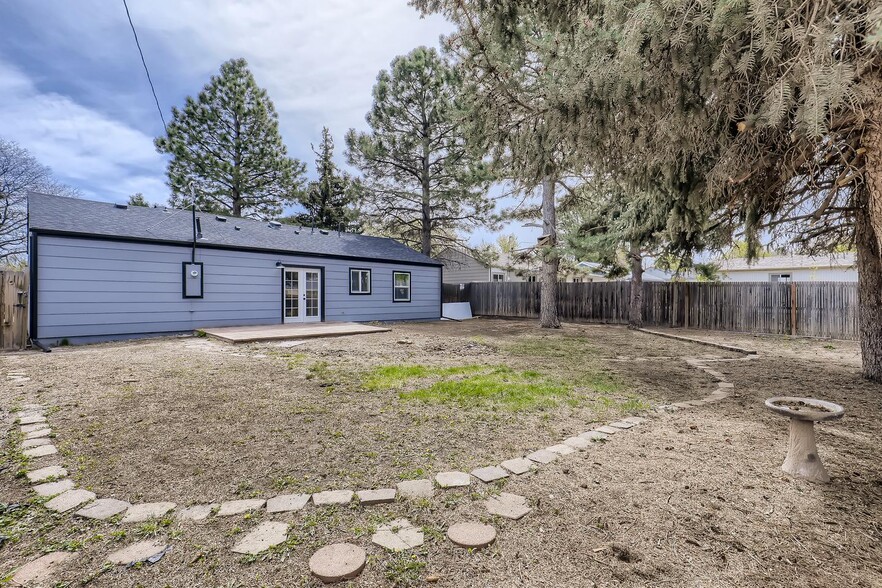 Building Photo - Light & bright University Hills home with ...