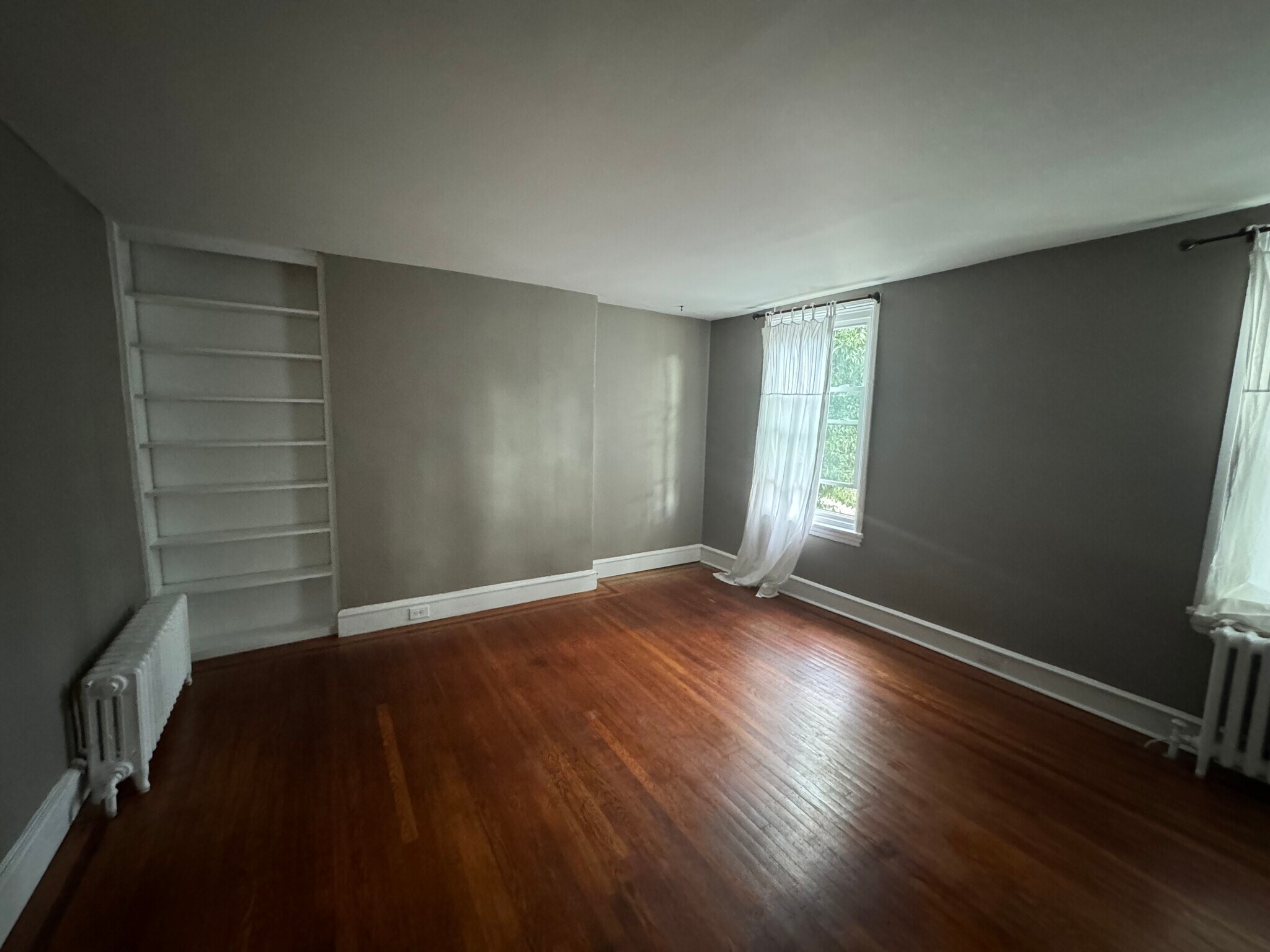 Built-in Bookshelves - 2021 W Girard Ave