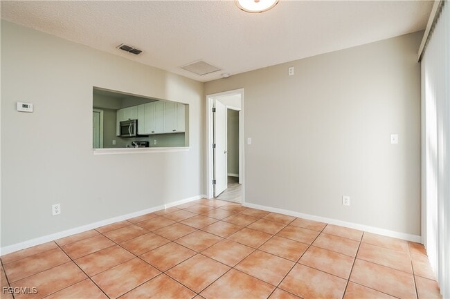 Building Photo - 220 SE 27th Terrace