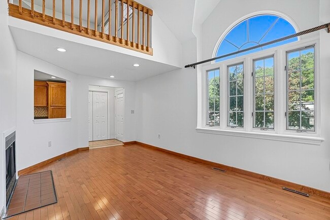 Building Photo - 237 South St