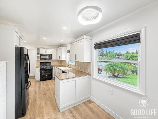 Building Photo - Bright 3BD/2BA Single-Family Home in La Mesa with Large Yard, In-Unit Laundry & Spacious Garage