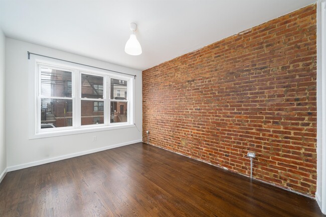 Building Photo - 386 Bergen Ave