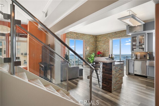 Building Photo - 488 E Ocean Blvd