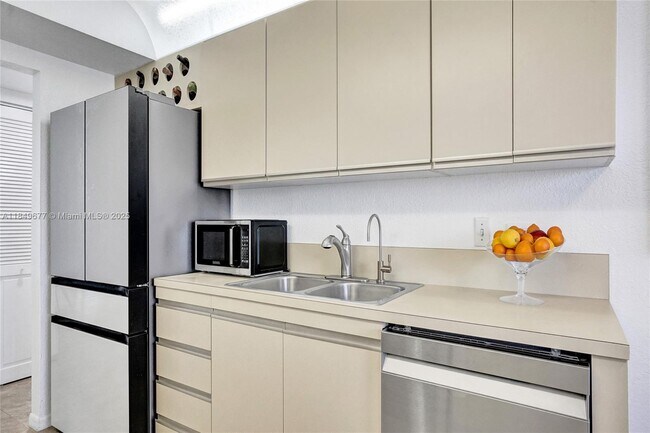 Building Photo - 1201 S Ocean Dr