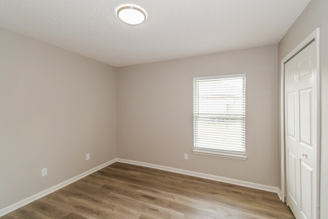 Building Photo - 501 Fallen Timbers Dr