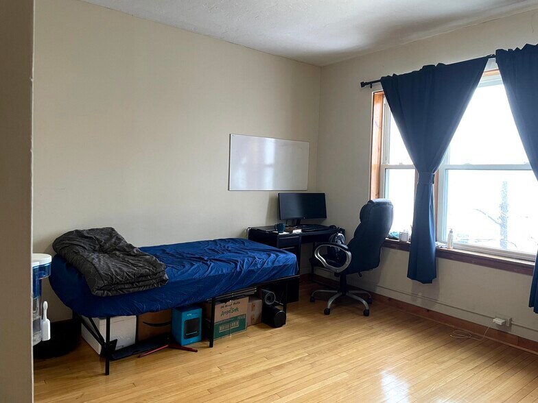 Building Photo - 34 High St