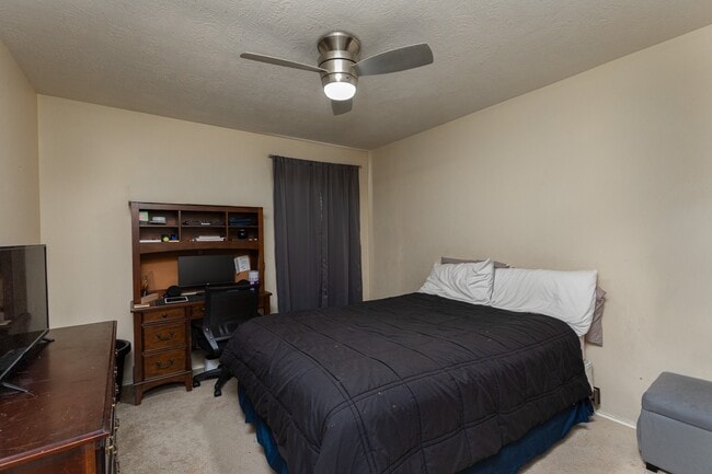 Building Photo - 24027 Kingbriar Dr