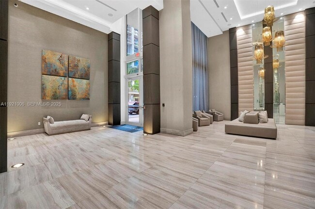 Building Photo - 1010 SW 2nd Ave