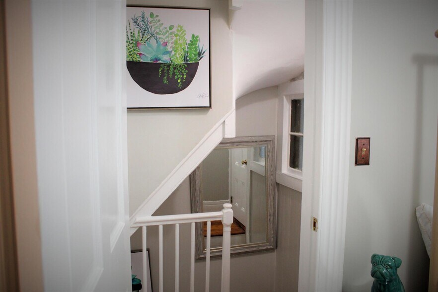 Building Photo - 7 Champney Pl