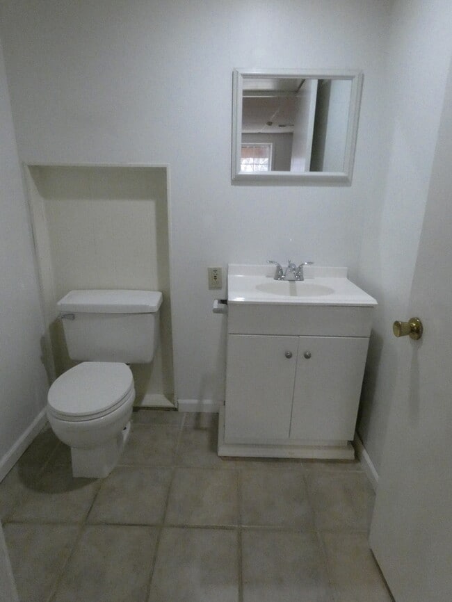 Building Photo - Beautiful Home in North Kansas City School District!