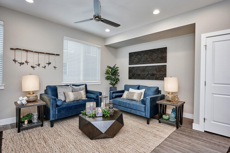 Creekline Townhomes 8625 E Iliff Ave Denver CO 80231 Apartment Finder