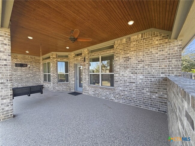 Building Photo - 1066 Vista Dr