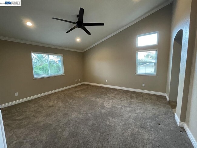 Building Photo - 1393 Arrowhead Ave