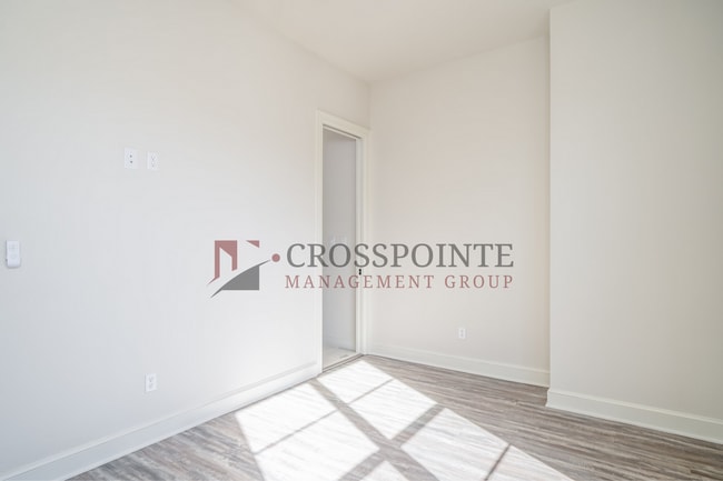 Building Photo - Luxury 3 bedroom, 3.5 Bath, 2 Car Garage Townhome- Fully Furnished!