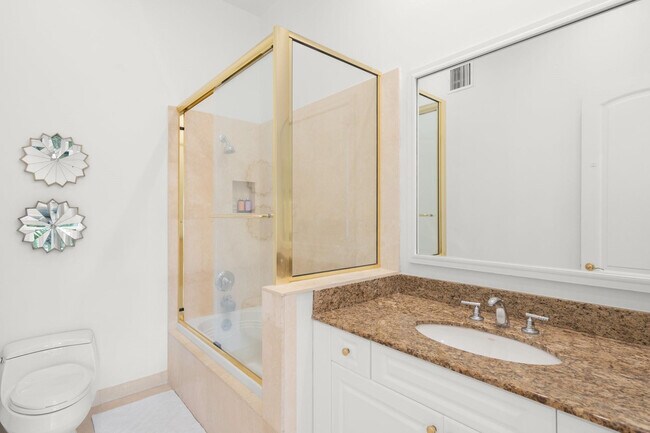 Building Photo - 2739 NE 15th St