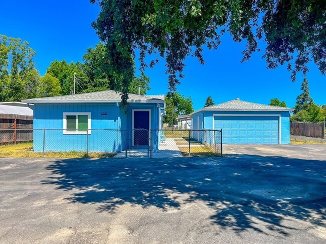 Primary Photo - Newly Remodeled Two Bedroom Napa House