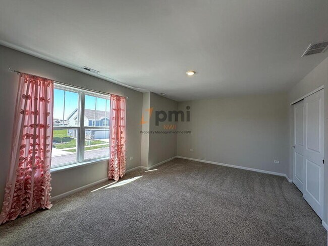 Building Photo - 8366 Kannon Dr