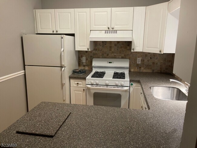 Building Photo - 312 Brittany Dr