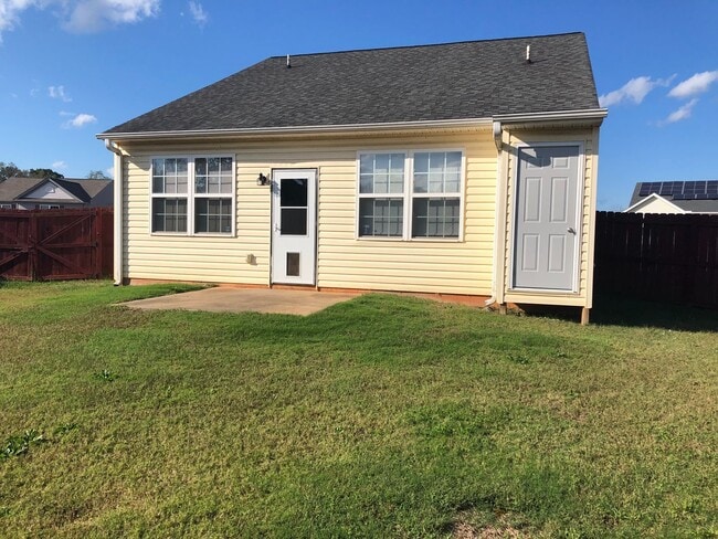 Building Photo - Boiling Springs - 3Bd/2Ba - 1305SF