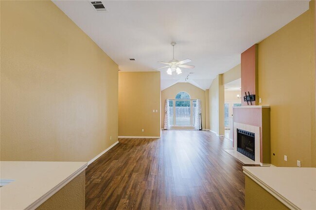Building Photo - 6614 Bramber Ln