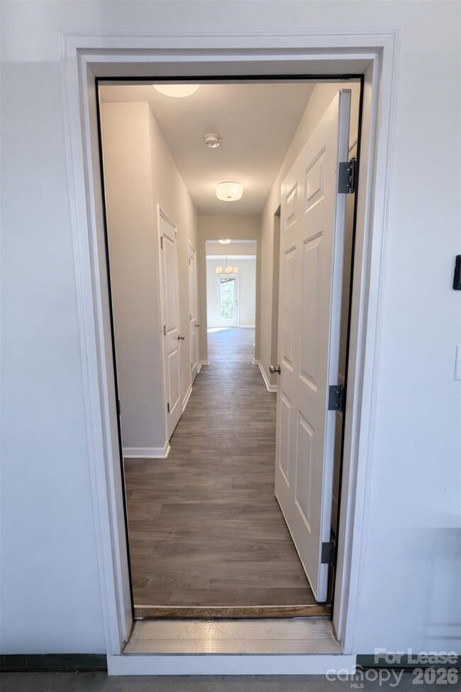 Building Photo - 11154 Woodland Crk Wy